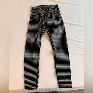 Lululemon Luxtreme wunder under leggings size 6